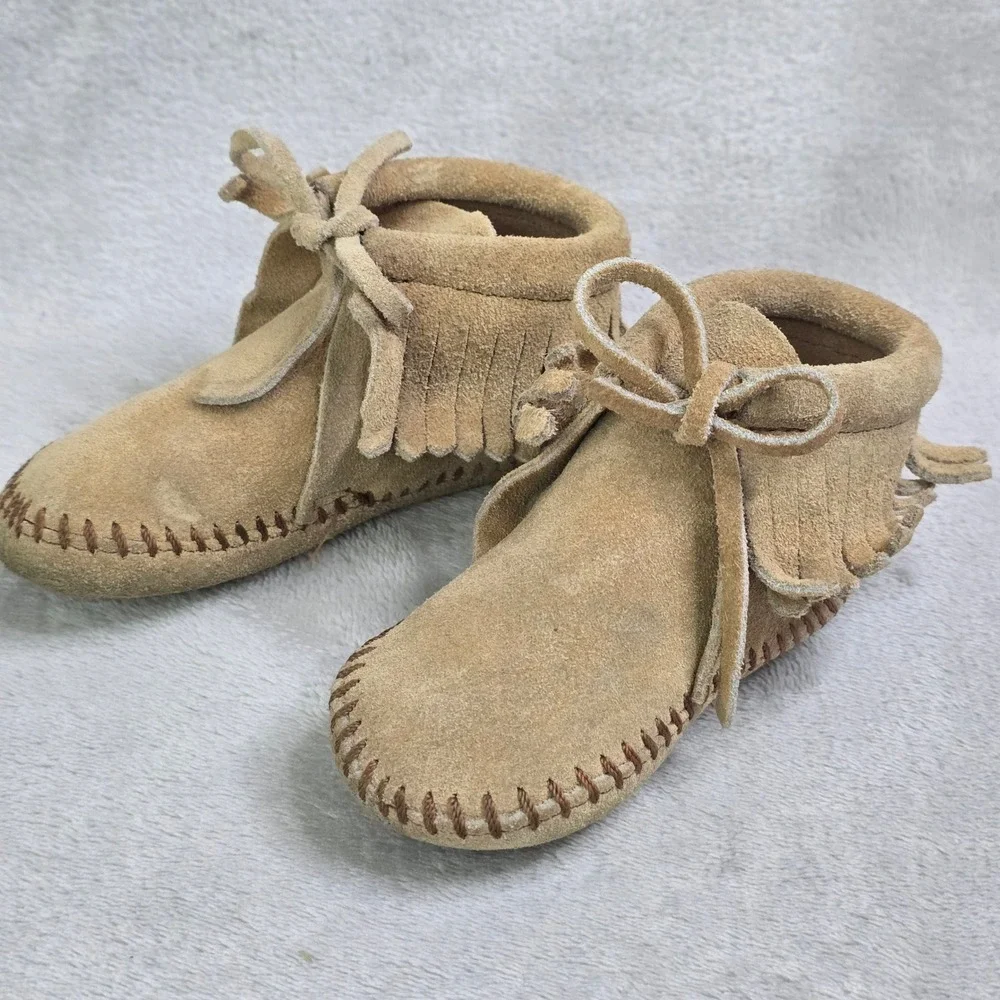 Minnetonka Kids Size 5 Suede Fringe Moccasin Booties‎ Tan Made in USA